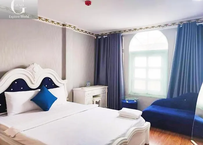 Crowne Hotel